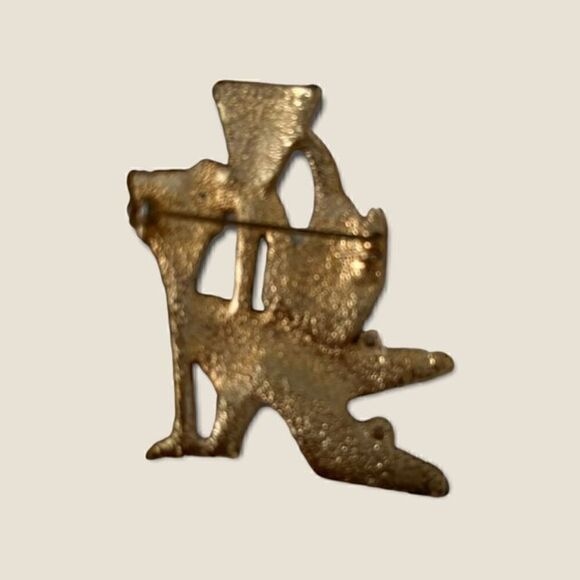 Vintage Gold Tone High Heel Wine Glass and Grapes Brooch - Picture 2 of 4